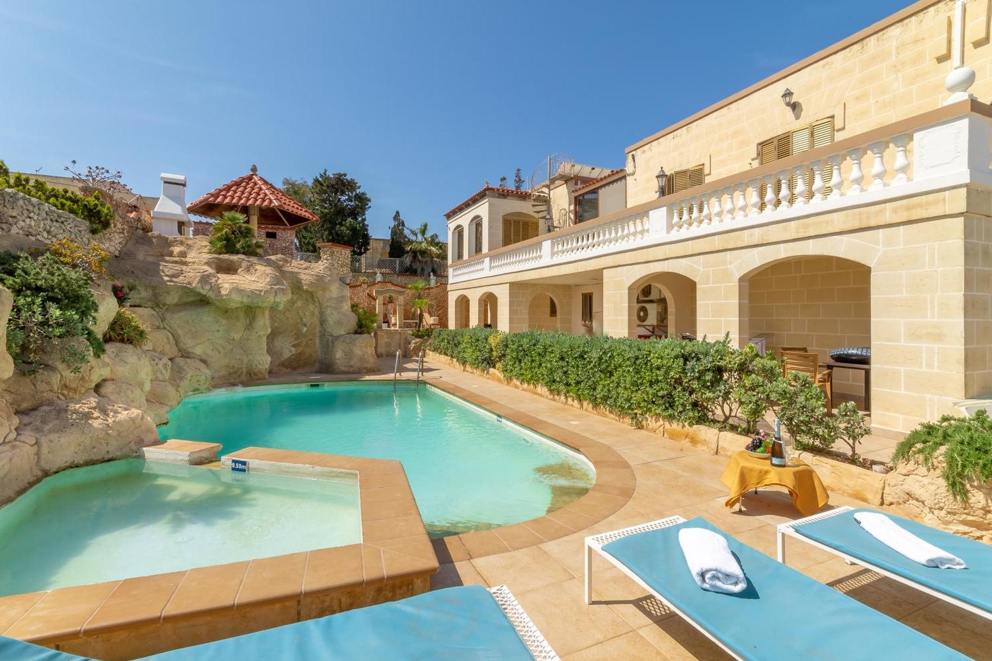 Villa & Pool Apartments In Mellieha Bay 외부 사진
