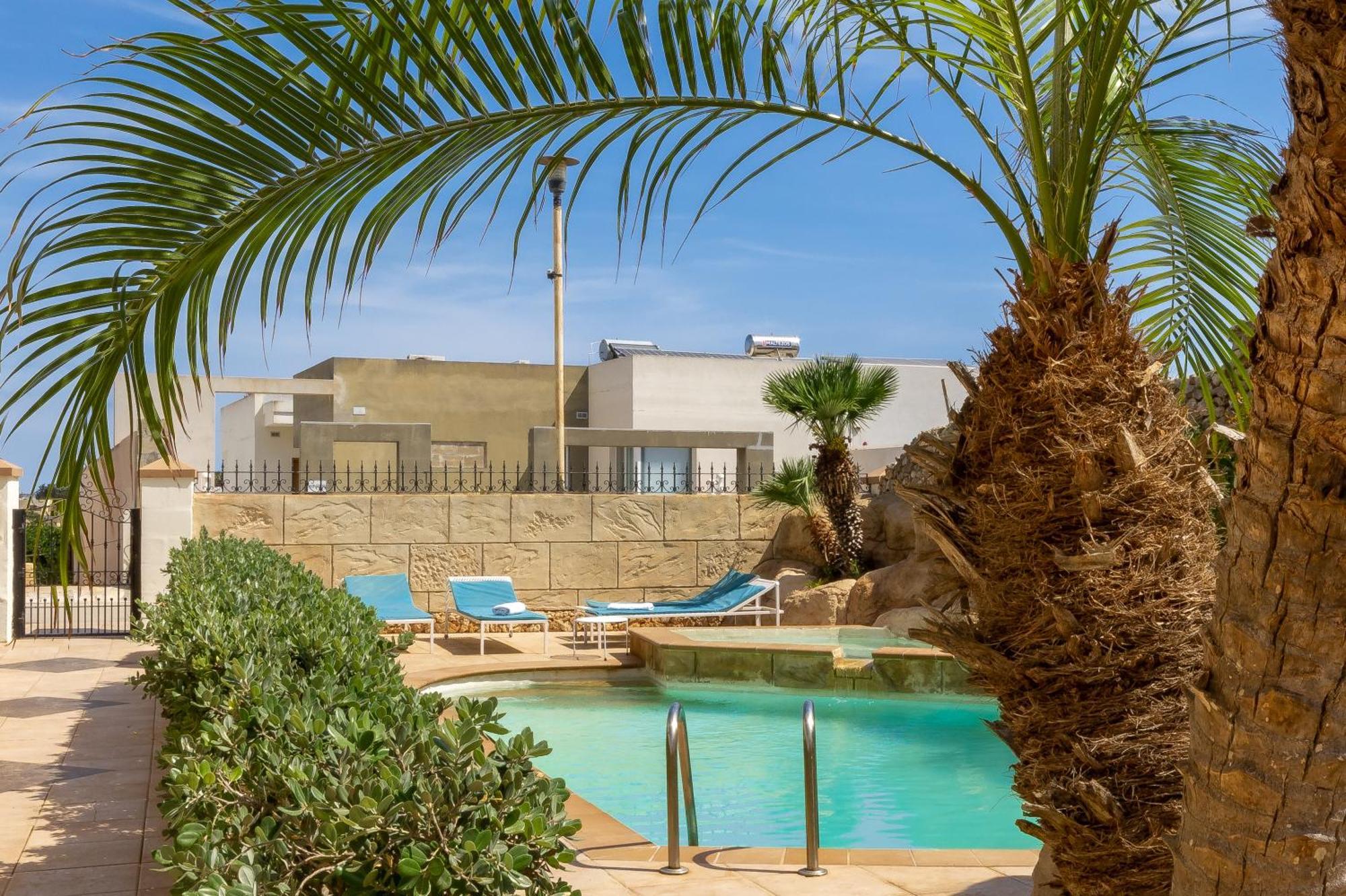 Villa & Pool Apartments In Mellieha Bay 외부 사진