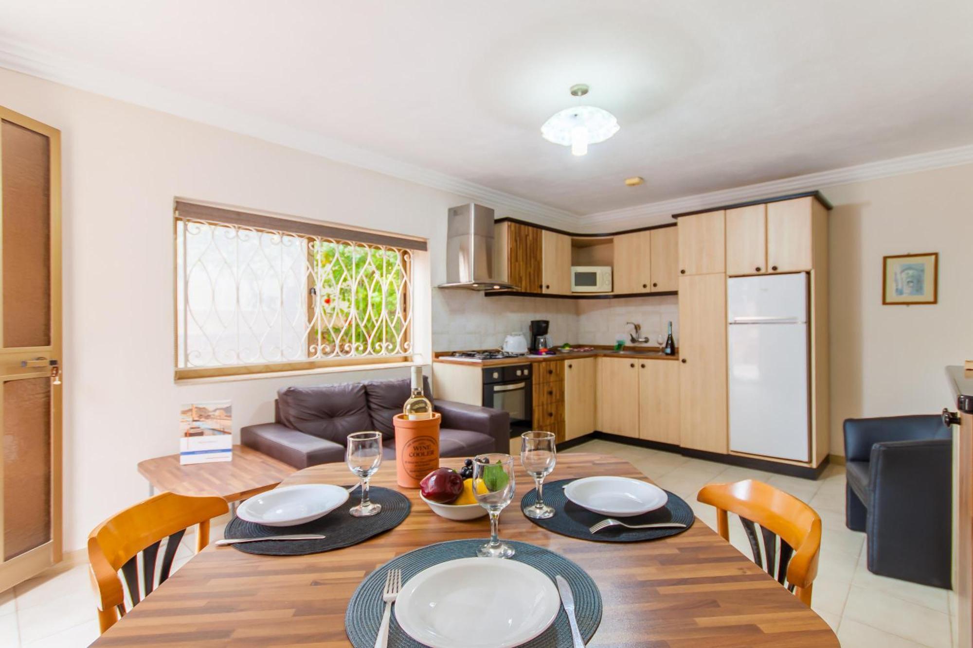 Villa & Pool Apartments In Mellieha Bay 외부 사진