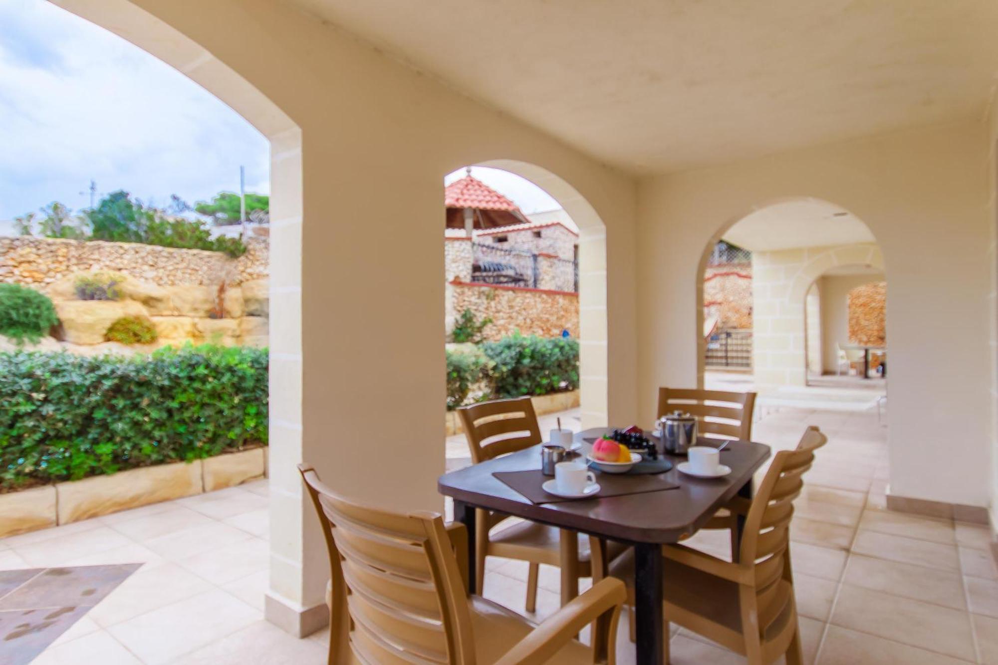 Villa & Pool Apartments In Mellieha Bay 외부 사진