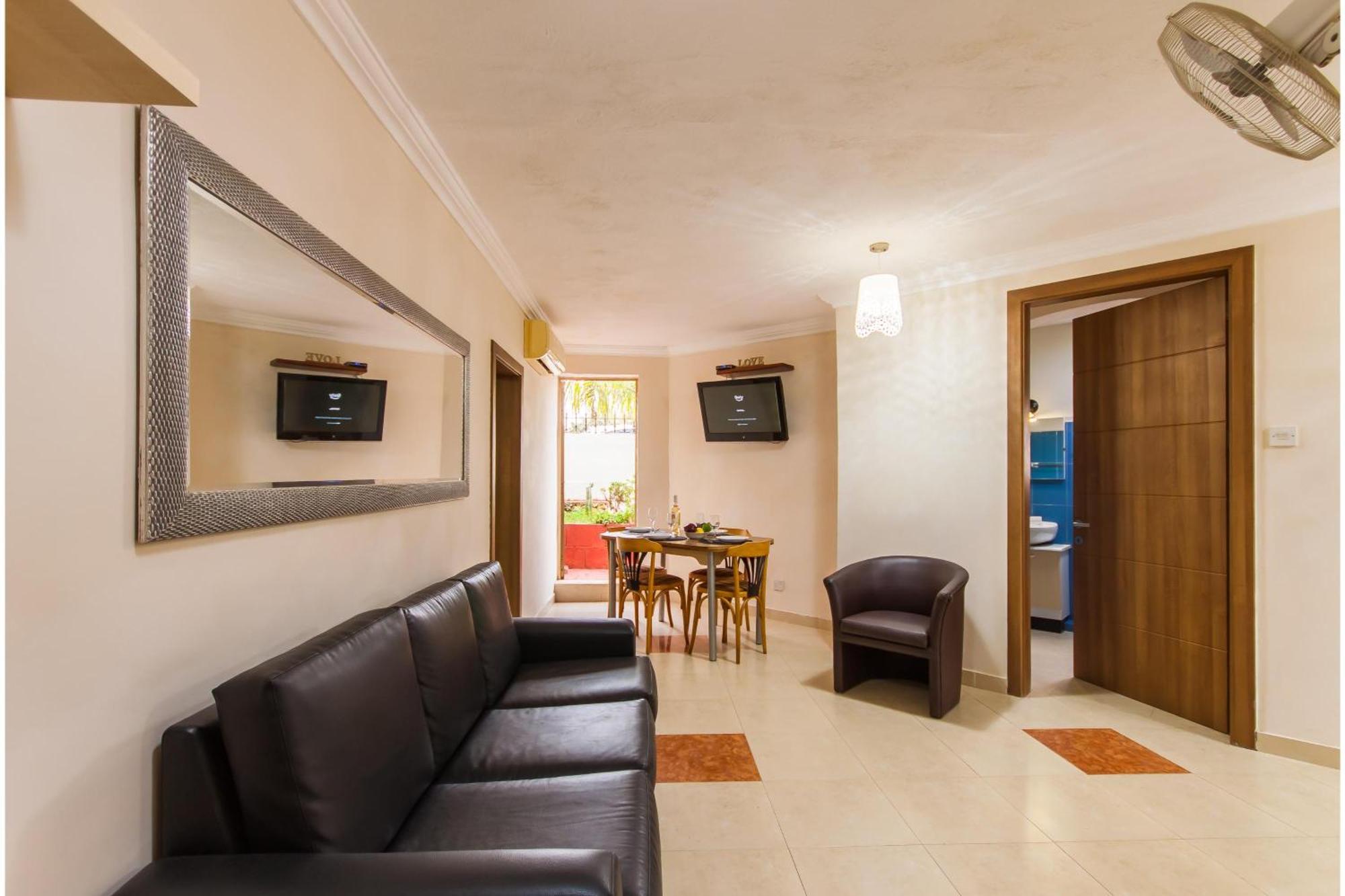 Villa & Pool Apartments In Mellieha Bay 외부 사진